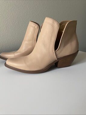 OLD CUTTER Chunky Heel Cutout Ankle Booties in Nude Real Leather